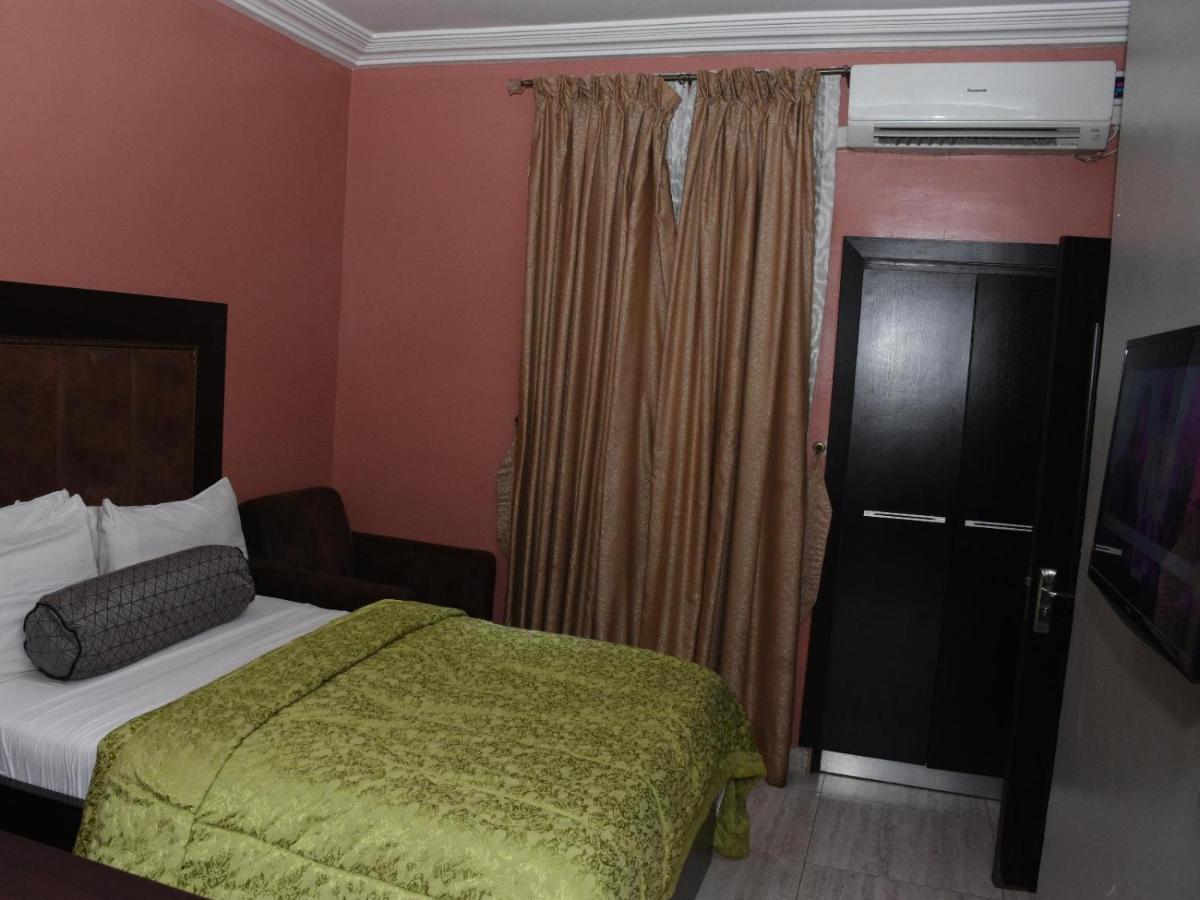 Hard Break Hotel Энугу Экстерьер фото