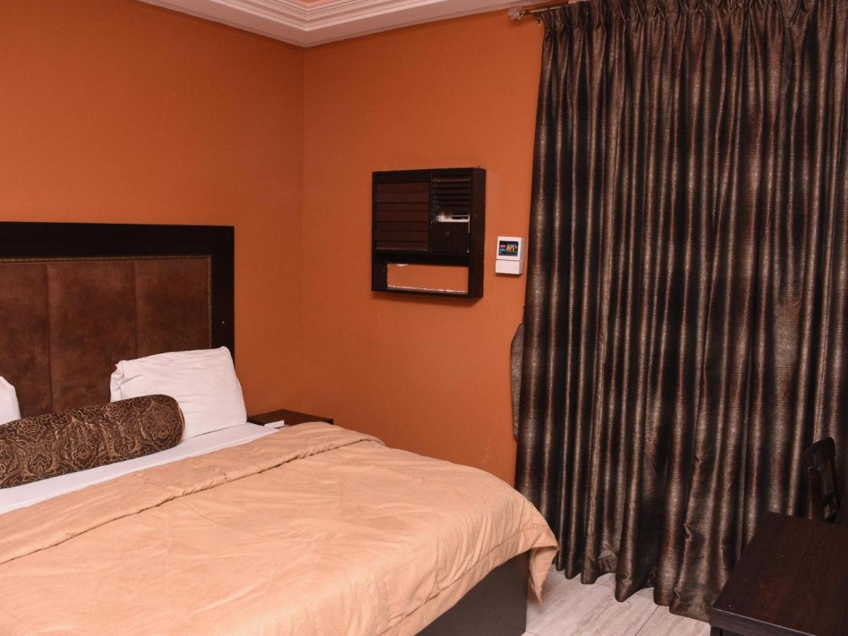 Hard Break Hotel Энугу Экстерьер фото